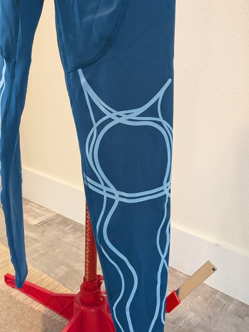 WM SZ 8 Fanka Body Sculpt Two Way Temp Leggings Reversible Wear Deep Lake Teal